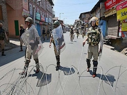 जम्मू-कश्मीर के शोपियां में स्कूल टीचर की गला रेतकर हत्या, जानें पूरा मामला जम्मू-कश्मीर के शोपियां में स्कूल टीचर की गला रेतकर हत्या, जानें पूरा मामला