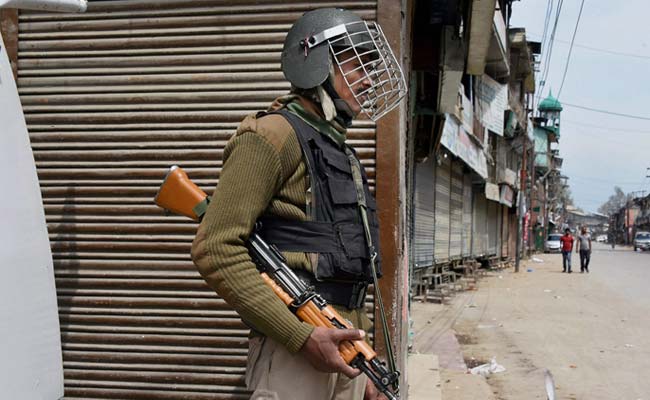 जम्मू-कश्मीर के सोपोर में लश्कर का आतंकी पकड़ा गया, हथियार भी बरामद