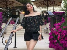 Karisma Kapoor Shows Us How To Look Uber-Stylish On Vacation
