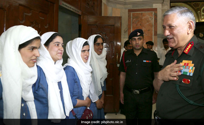 9 कश्मीरी विद्यार्थियों ने पास की IIT परीक्षा, सेना ने किया था प्रशिक्षित
