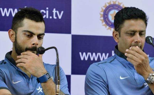 कोच-कप्‍तान विवाद : 'टीम के खिलाड़ि‍यों को अनिल कुंबले ने बच्‍चों की तरह डांटा था ', सूत्रों ने दी जानकारी