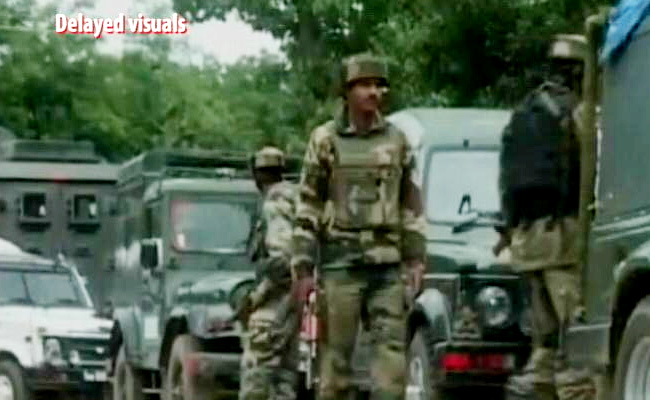 3 Terrorists Trapped In A Building In Jammu And Kashmir's Anantnag, 1 Civilian Killed In Clashes
