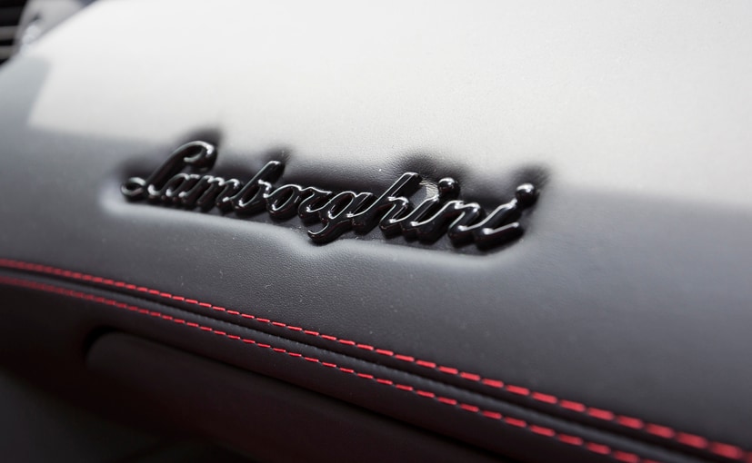 lamborghini aventador s badge