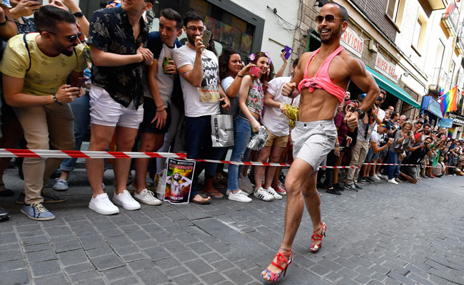 Men Take On The Cobbles In Stilettos In Spain Gay Pride Race