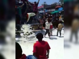 पुलिस फायरिंग में हुई 5 किसानों की मौत, मध्य प्रदेश सरकार ने केंद्रीय गृह मंत्रालय को दी रिपोर्ट पुलिस फायरिंग में हुई 5 किसानों की मौत, मध्य प्रदेश सरकार ने केंद्रीय गृह मंत्रालय को दी रिपोर्ट