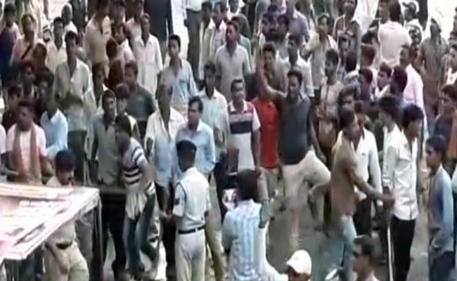 सुलगता मंदसौर धीरे-धीरे अब पटरी पर लौट रहा है, रतलाम से भी धारा 144 हटाई गई