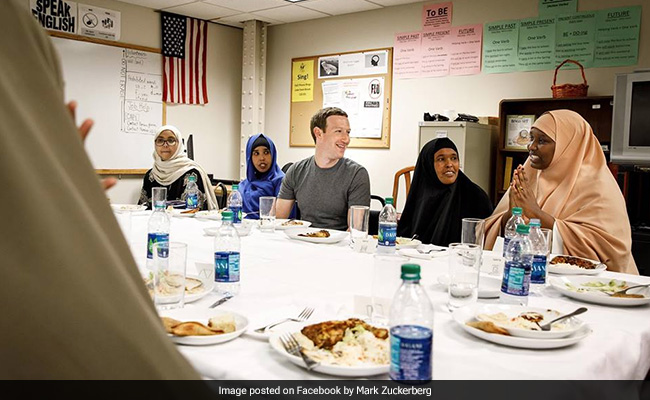 Photo Of Mark Zuckerberg Dining With Refugees Is Viral. But There's More To It