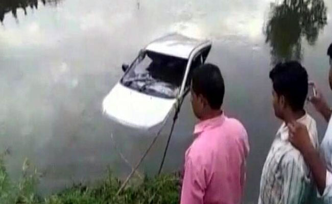 यूपी के मथुरा के मगौरा थाना क्षेत्र में सड़का हदसा, नहर में गिरी कार, 10 की मौत