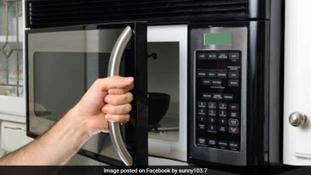 Prevent Drying Out Leftovers In The Microwave With A Clever Hack