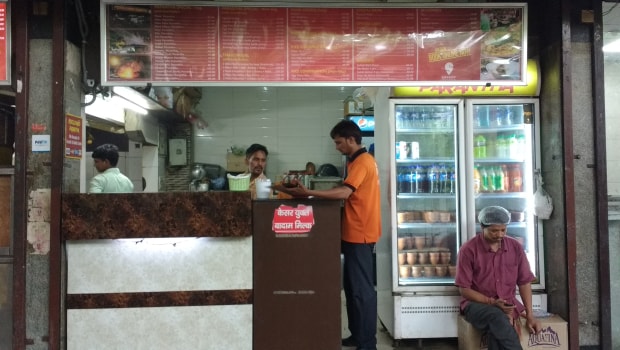 Moolchand Parantha: South Delhi's Favourite Late-Night Eating Joint