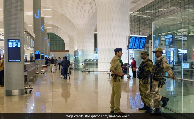 नूडल्स के पैकेट में हीरे और अंडरगारमेंट्स में सोना, मुंबई एयरपोर्ट पर कस्टम ने पकड़ा 6.46 करोड़ का माल