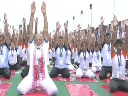 योग दिवस : पीएम मोदी ने किया योग तो अखिलेश यादव ने जवाब में किया यह काम योग दिवस : पीएम मोदी ने किया योग तो अखिलेश यादव ने जवाब में किया यह काम