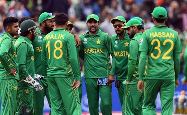 चैंपियंस ट्रॉफी : श्रीलंका के खिलाफ मैच में धीमी ओवर रेट के लिए पाकिस्‍तान टीम पर लगा जुर्माना..