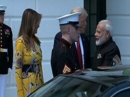 पीएम मोदी ने व्हाइट हाउस में की डोनाल्ड ट्रंप से मुलाकात, कहा- 'भव्य सम्मान के लिए शुक्रिया' पीएम मोदी ने व्हाइट हाउस में की डोनाल्ड ट्रंप से मुलाकात, कहा- 'भव्य सम्मान के लिए शुक्रिया'