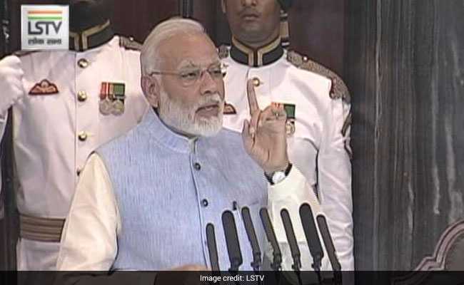 पीएम नरेंद्र मोदी बोले : 'GST गुड एंड सिंपल टैक्स है', भाषण की 10 खास बातें