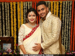 <i>Diya Aur Baati Hum</i> Actress Pooja Sharma Is Trending For Her Baby Shower Pics <i>Diya Aur Baati Hum</i> Actress Pooja Sharma Is Trending For Her Baby Shower Pics