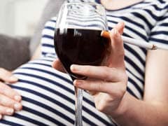 Here's Why Pregnant Women Shouldn't Drink Alcohol Or Smoke