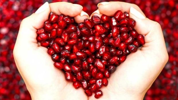 How to Peel a Pomegranate Easily and Quickly