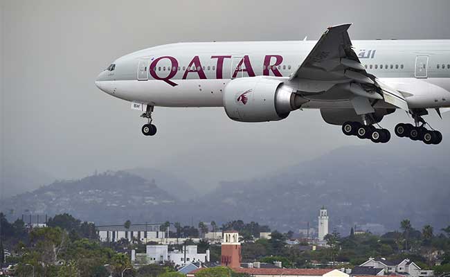 Qatar Airways To Slash Foreign Pilots' Pay: Memo