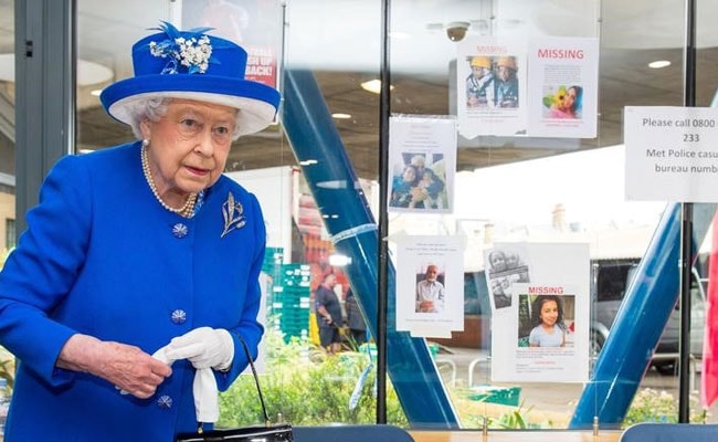 Amid Turmoil, Queen Elizabeth II Says Britain Sombre But Steadfast