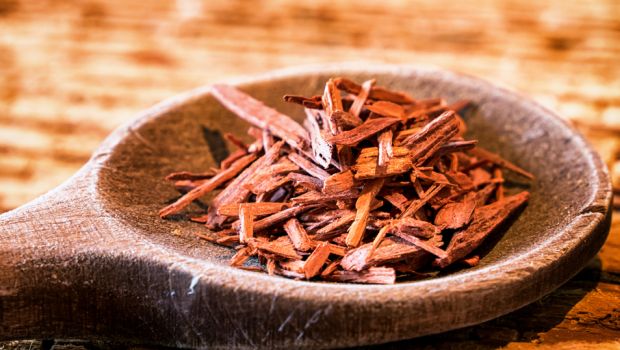 5 Amazing Benefits Of Putting Chandan (Sandalwood) On Your Forehead