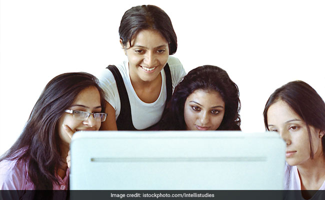 UP Board Result 2017: बोर्ड ने जारी किया रिजल्‍ट, 54 लाख 66 हजार विद्यार्थियों की किस्मत का हुआ फैसला