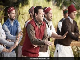 Forbes Poll: 350 करोड़ कमाएगी सलमान खान की 'ट्यूबलाइट', जानिए क्यों बनी 'सबसे बड़ी फिल्म' Forbes Poll: 350 करोड़ कमाएगी सलमान खान की 'ट्यूबलाइट', जानिए क्यों बनी 'सबसे बड़ी फिल्म'