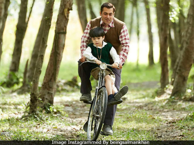 Salman Khan And His '<i>Tubelight</i>' Friend Matin Rey Tangu In A Pic From The Film's Set