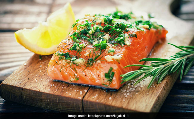 Eating Fish Twice a Week May Significantly Reduce Arthritis Pain: Study