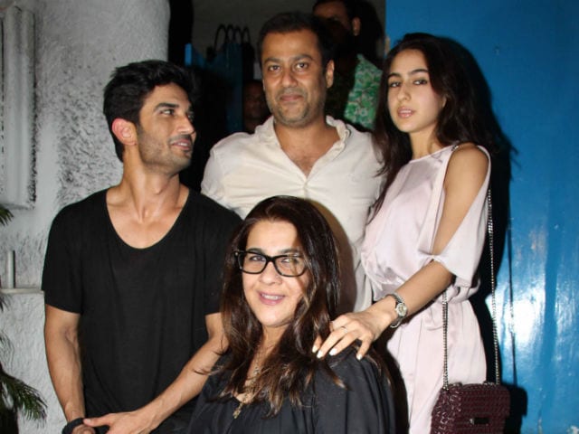 Sara Ali Khan Goes Out To Dinner With Mom Amrita Singh And First Co-Star Sushant Singh Rajput