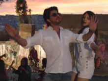 Yes, Shah Rukh Khan. Anushka Sharma Will Be Your Radha. Watch First <i>Jab Harry Met Sejal</i> Song
