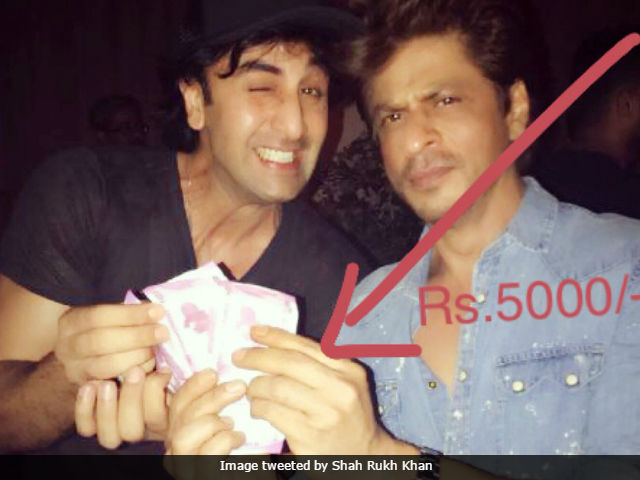 <i>Jab Harry Met Sejal</i>: Shah Rukh Khan Gives Up. Pays Ranbir Kapoor Rs 5,000 For Film's Title