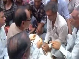Shivraj Chouhan Visits Families Of Farmers Killed In Mandsaur: 10 Facts Shivraj Chouhan Visits Families Of Farmers Killed In Mandsaur: 10 Facts