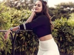 Happy Birthday Sonakshi Sinha: Steal Her Secrets to Get a Toned Body