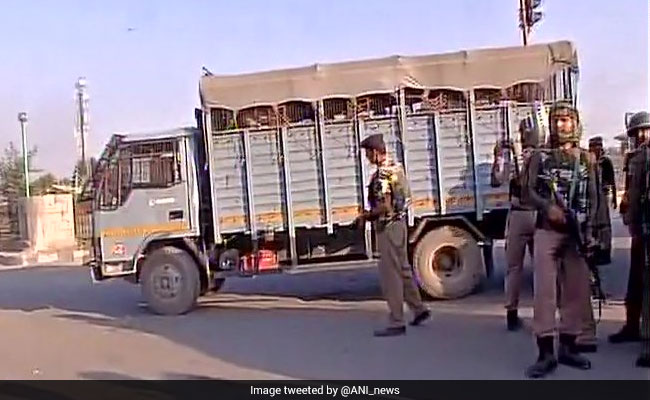 श्रीनगर में सीआरपीएफ की गाड़ी पर आतंकियों ने की फायरिंग, सब-इंस्पेक्टर शहीद