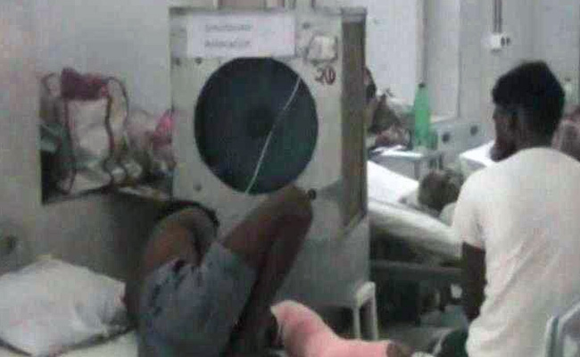 इलाहाबाद : अस्पताल में योगी आदित्यनाथ के दौरे से पहले अधिकारियों ने लगवाए 20 कूलर, जाते ही हटाए