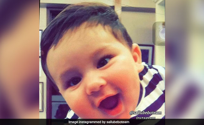 फिर दिखी करीना कपूर के नन्हे नवाब की क्यूटनेस, वायरल फोटो में खिलखिलाते नजर आए तैमूर फिर दिखी करीना कपूर के नन्हे नवाब की क्यूटनेस, वायरल फोटो में खिलखिलाते नजर आए तैमूर