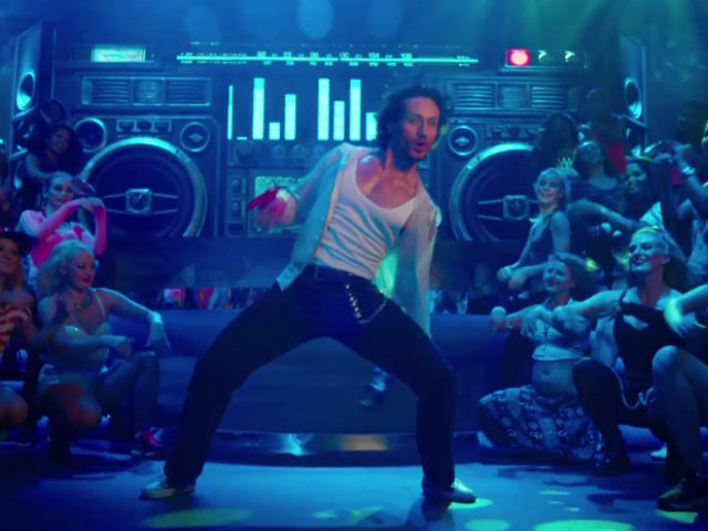 <i>Munna Michael</i> Song <i>Main Hoon</i>: Tiger Shroff Impresses With His Dance Moves