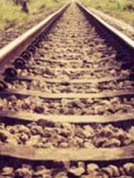 दिल्ली से बनारस जा रहे व्यक्ति की ट्रेन से गिरकर मौत, पोस्टमार्टम के लिए भेजा गया शव