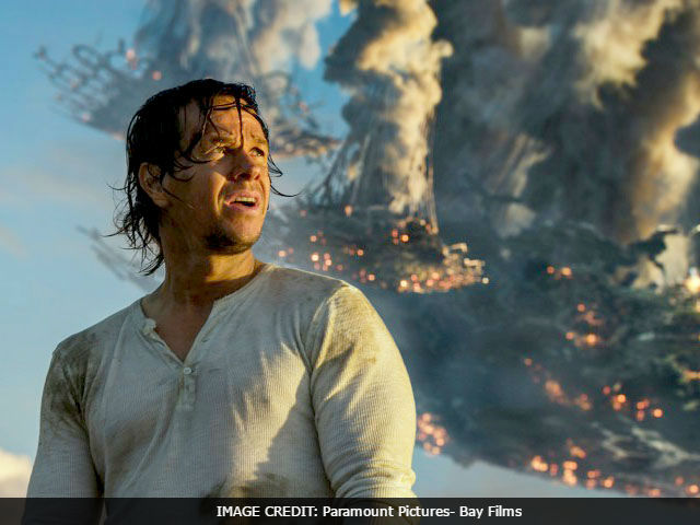 <i>Transformers: The Last Knight</i> Movie Review - Mark Wahlberg's Film Is Long, Loud And Incomprehensible