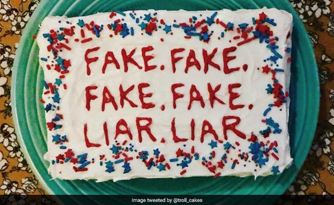 ट्रोल केक: कमेंट्स और पोस्ट का इतना मीठा जवाब कि मुंह में आ जाएगा पानी...