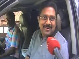AIADMK में टीटीवी दिनाकरन के 9 'समर्थकों' पर गिरी गाज AIADMK में टीटीवी दिनाकरन के 9 'समर्थकों' पर गिरी गाज