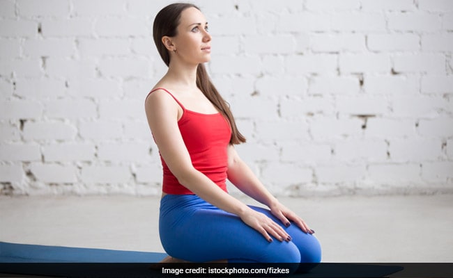 How to sit on heels | Kneeling posture | Diamond pose | Vajrasana - YouTube