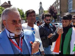 Vijay Mallya Booed With 'Chor Chor' Chants At The Oval Vijay Mallya Booed With 'Chor Chor' Chants At The Oval
