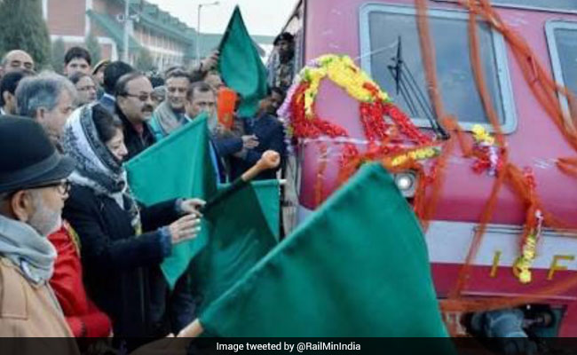 Railway Minister Suresh Prabhu's 'Eid Gift' To The Kashmir Valley- Vistadome Train