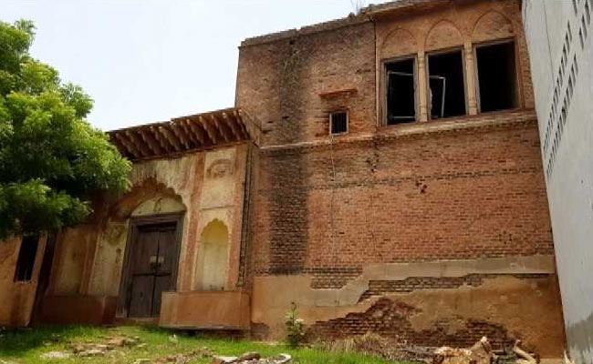 खंडहर में बदल रहा इतिहास : दिल्ली के जौंती गांव की मुगलकालीन धरोहरें अब सिर्फ नाम  की बचीं