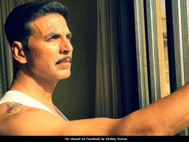 Akshay Kumar Apologises For Holding Flag Upside Down In Pic (Now Deleted)