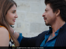 'Shah Rukh Can Even Romance A Microphone,' Says Anushka Sharma