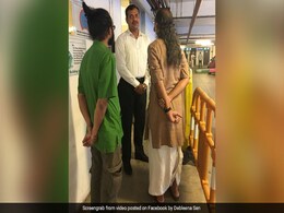 Was Denied Entry Into Kolkata Mall For Wearing <i>Dhoti</i>, Alleges Filmmaker Was Denied Entry Into Kolkata Mall For Wearing <i>Dhoti</i>, Alleges Filmmaker