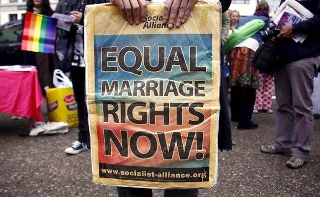 Senior Australian Minister Calls For Postal Vote On Same-Sex Marriage